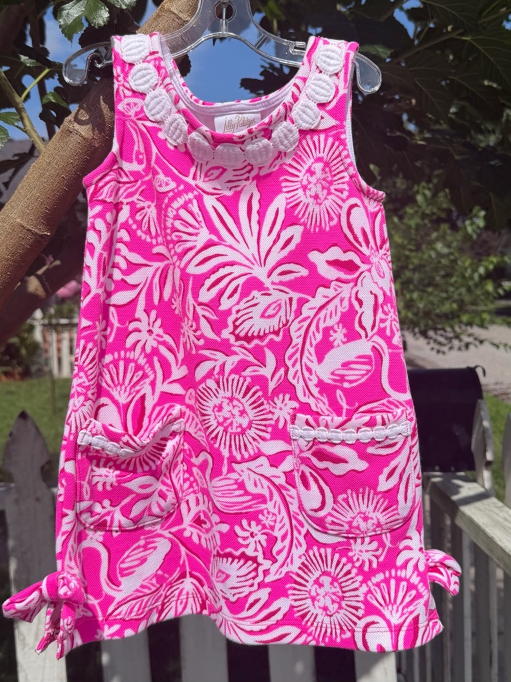 Lilly Pulitzer girl sz 2/3 Pink/White Tropical Dress w/Detail Neckline/Pockets